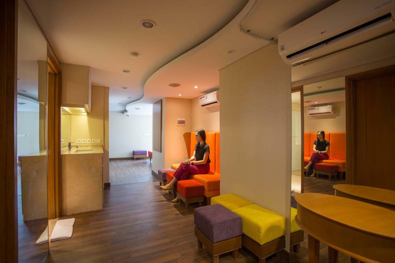 Saris Hotel Kuta Kuta  Exterior photo